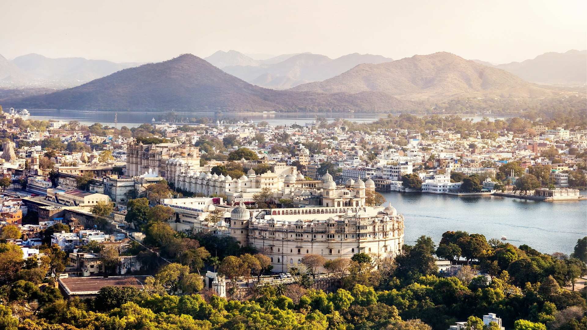 A Mesmerizing Journey through the City of Lakes – Udaipur