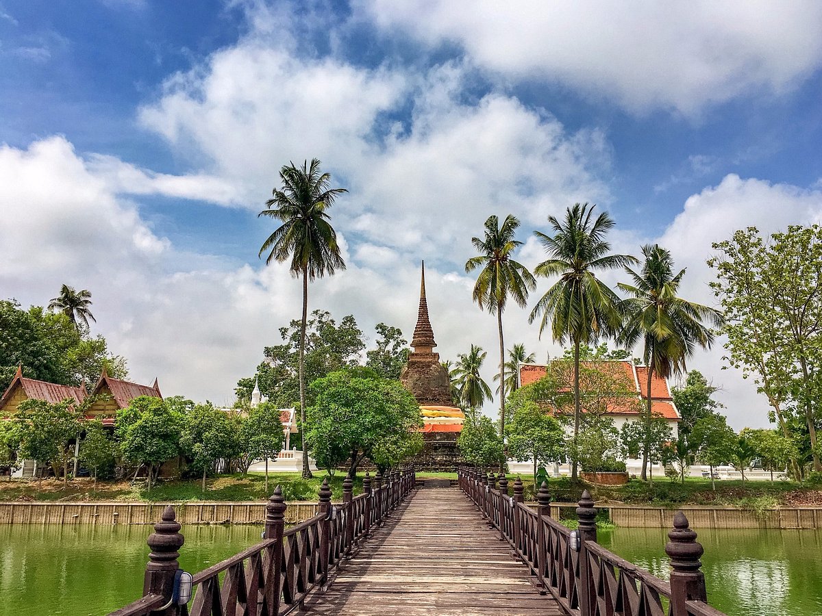 Sukhothai Wat Traphang Thong in Thailand